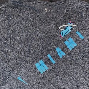 XL grey Miami Heat graphic long sleeve t-shirt